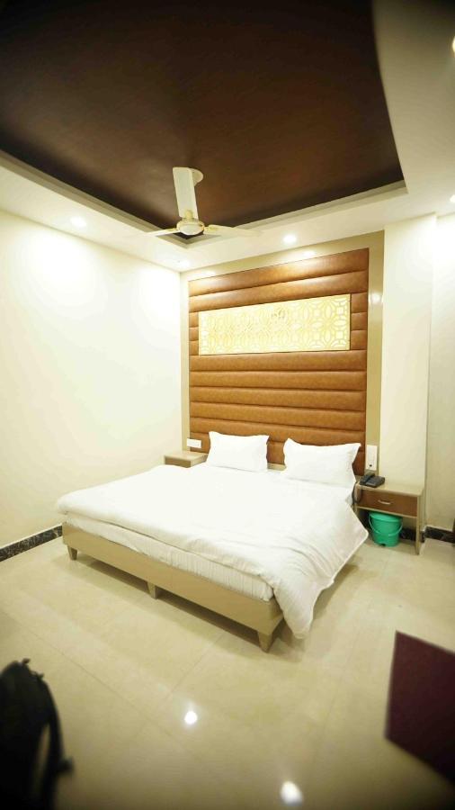 Hotel Soluxe Yamunānagar Exterior foto