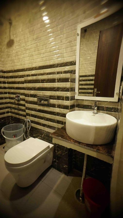 Hotel Soluxe Yamunānagar Exterior foto